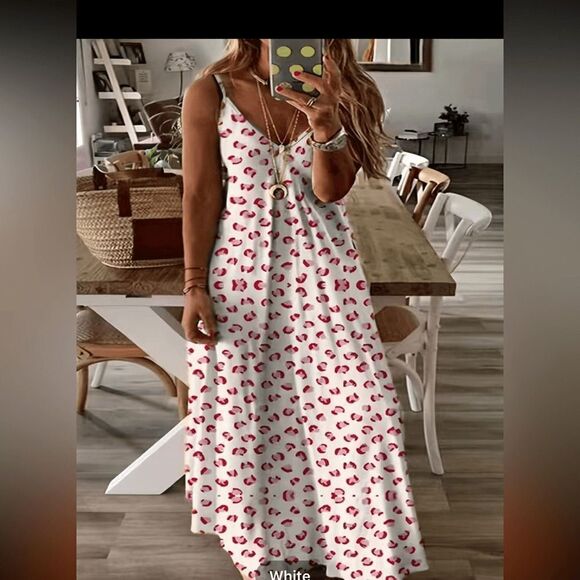 Beautiful, long maxi dress, spaghetti, straps, adjustable, lightweight polyester - Picture 1 of 4
